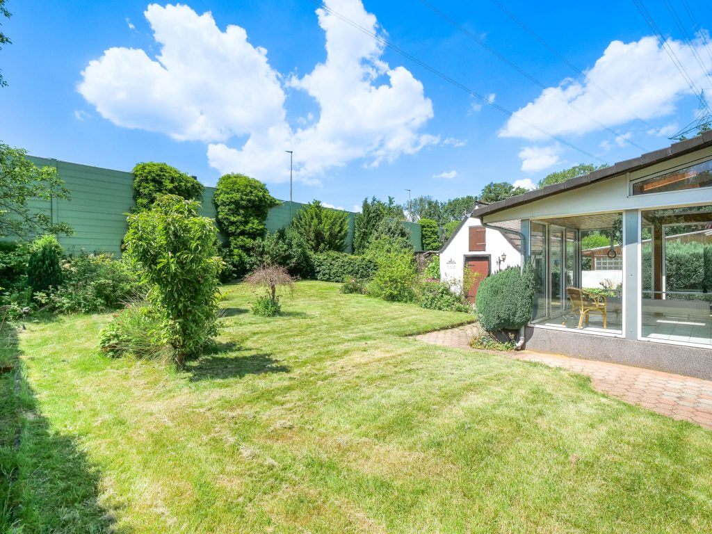 …einem grünen Gartengrundstück Immobilienangebot - Bochum - Alle - Ihr Traum vom Eigenheim wird wahr
in Weitmar