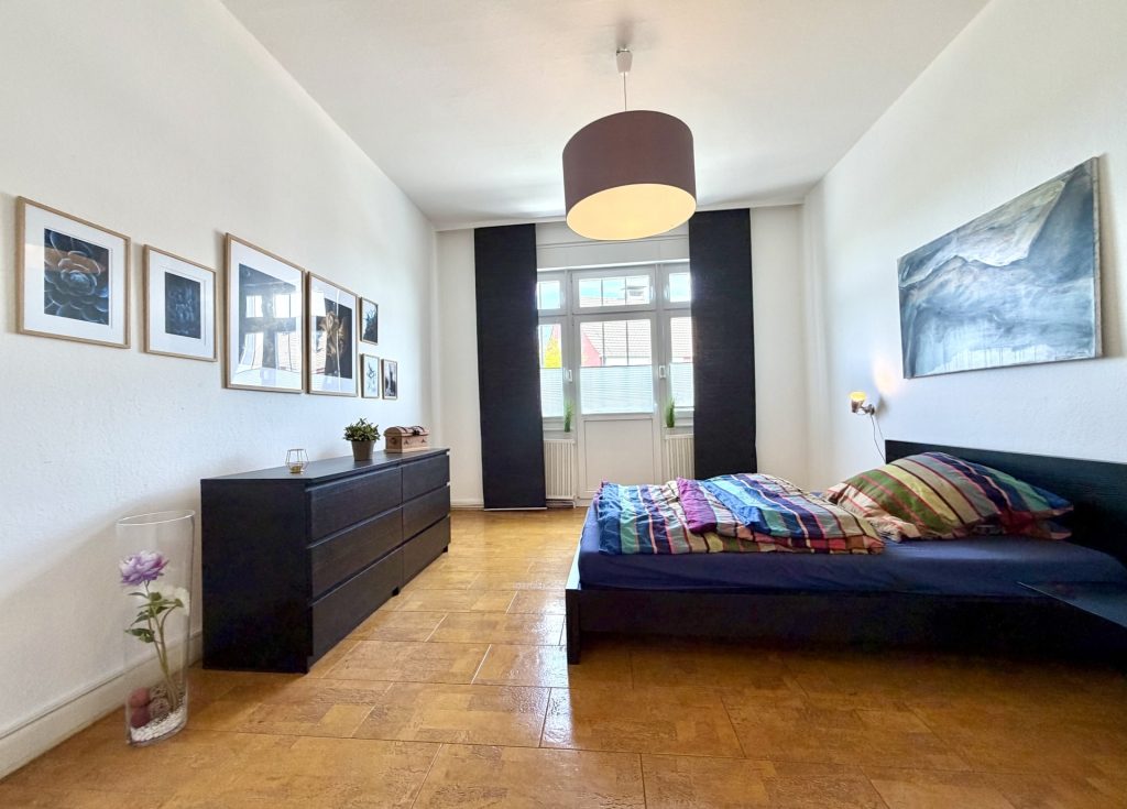 Schlafzimmer im Obergeschoss Immobilienangebot - Hattingen - Alle - Wo Wohnträume Wirklichkeit werden
in Hattingen (Grenze Bochum-Linden)