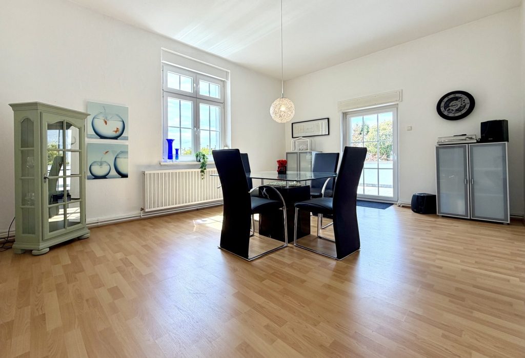 Essbereich mit Zugang zur Dachterrasse im OG Immobilienangebot - Hattingen - Alle - Wo Wohnträume Wirklichkeit werden
in Hattingen (Grenze Bochum-Linden)