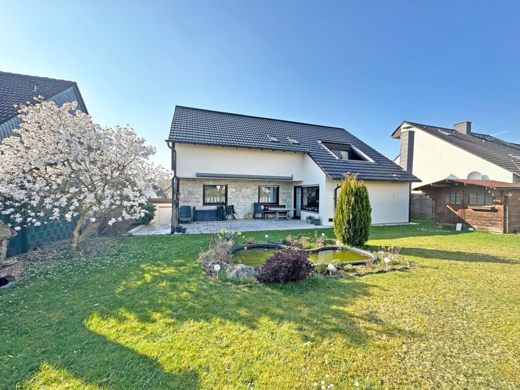 Rückansicht Immobilienangebot - Bochum - Alle - Ein Ort zum Ankommen: Zweifamilienhaus
in Langendreer