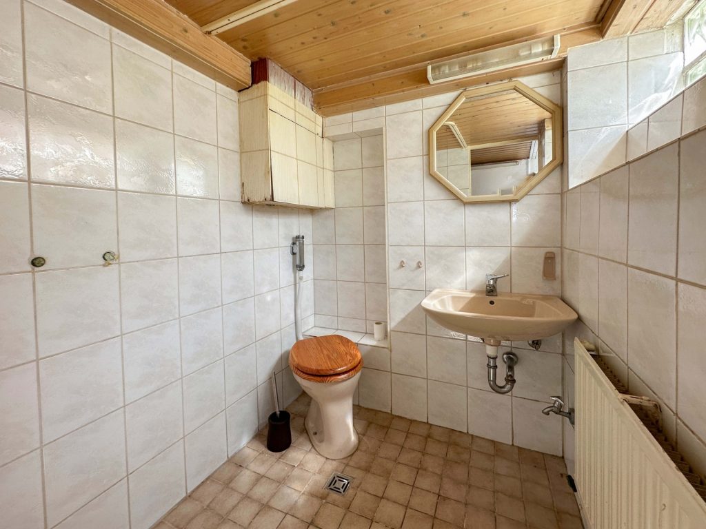 WC im Kellergeschoss Immobilienangebot - Bochum - Alle - Garten, Garage, Glücksgefühle !
Mehr Haus als Wohnung in Werne