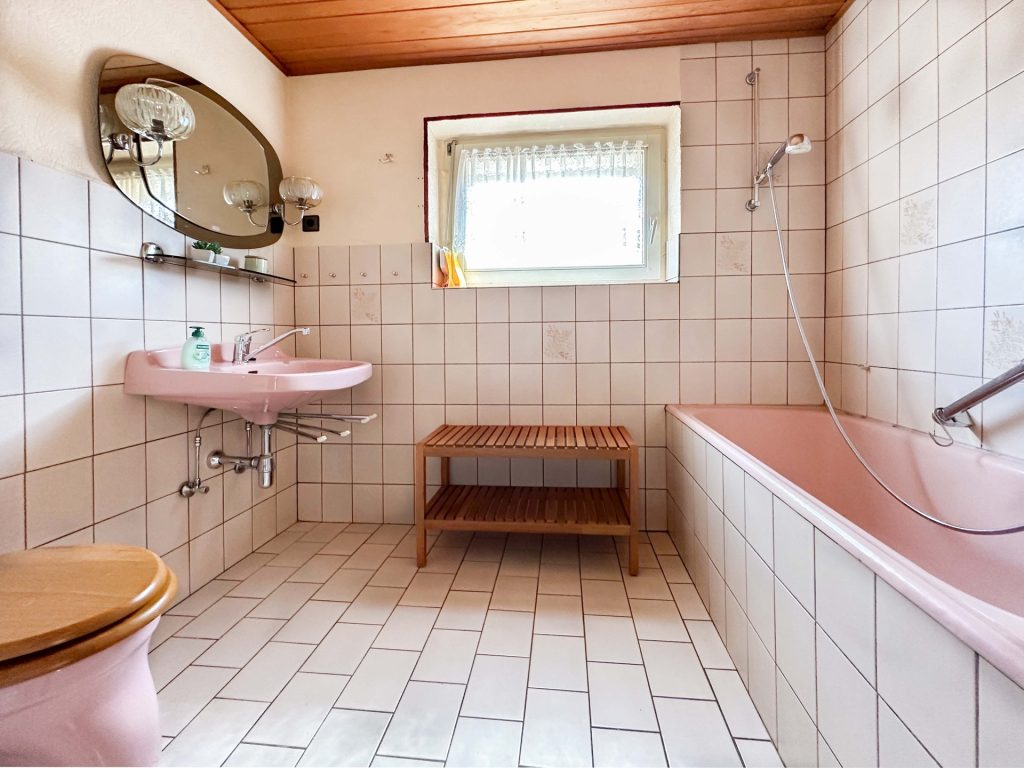 Badezimmer Immobilienangebot - Bochum - Alle - Garten, Garage, Glücksgefühle !
Mehr Haus als Wohnung in Werne