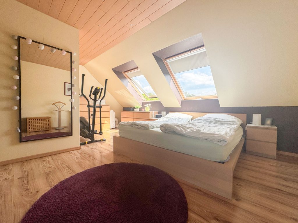 Schlafzimmer DG Immobilienangebot - Bochum - Alle - Stilvoll wohnen, entspannt leben
in Wattenscheid