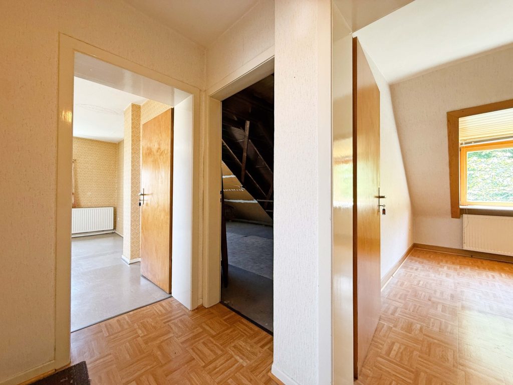 Diele (DG) Immobilienangebot - Bochum - Alle - Viel Platz für die ganze Familie
in Harpen