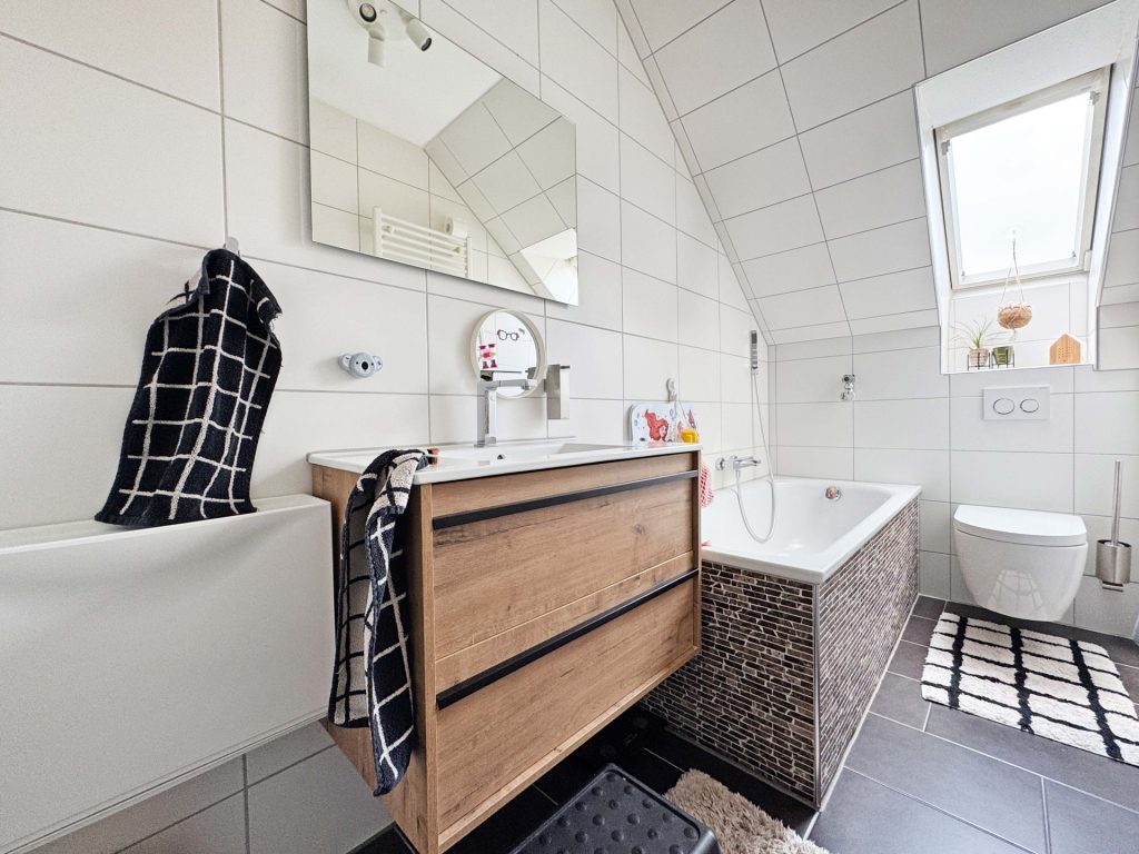 Badezimmer Immobilienangebot - Herne - Alle - Exklusives Wohnen in guter Lage
von Herne Sodingen
