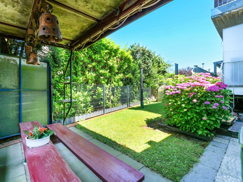 Überdachter Sitzbereich im Garten Immobilienangebot - Bochum - Alle - Wohntraum mit Einliegerwohnung
in Höntrop