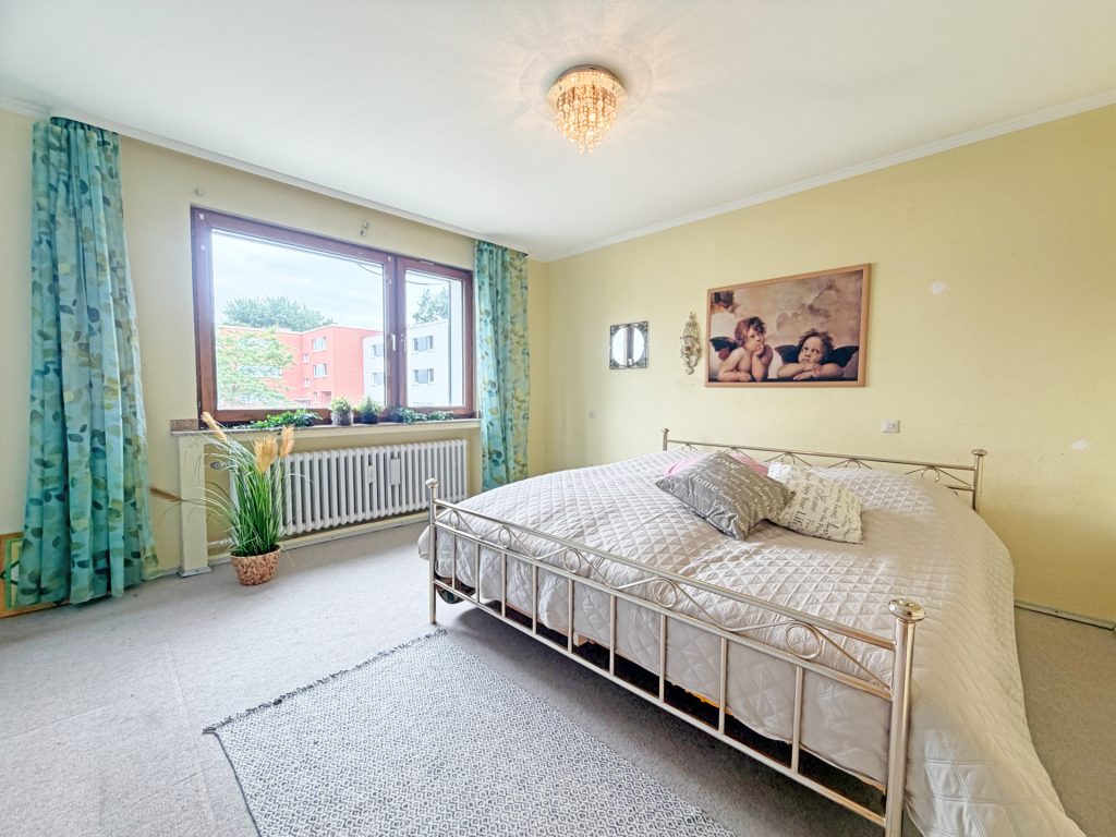 Schlafzimmer Obergeschoss Immobilienangebot - Bochum - Alle - Wohntraum mit Einliegerwohnung
in Höntrop