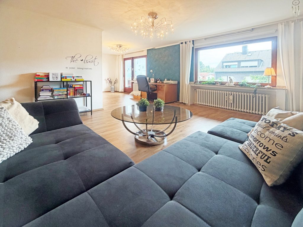 Wohnzimmer Obergeschoss Immobilienangebot - Bochum - Alle - Wohntraum mit Einliegerwohnung
in Höntrop