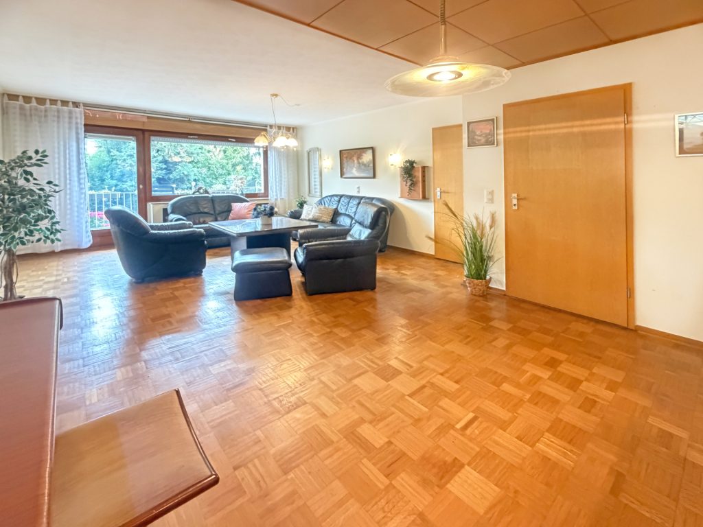 Wohn-/Esszimmer Erdgeschoss Immobilienangebot - Bochum - Alle - Wohntraum mit Einliegerwohnung
in Höntrop