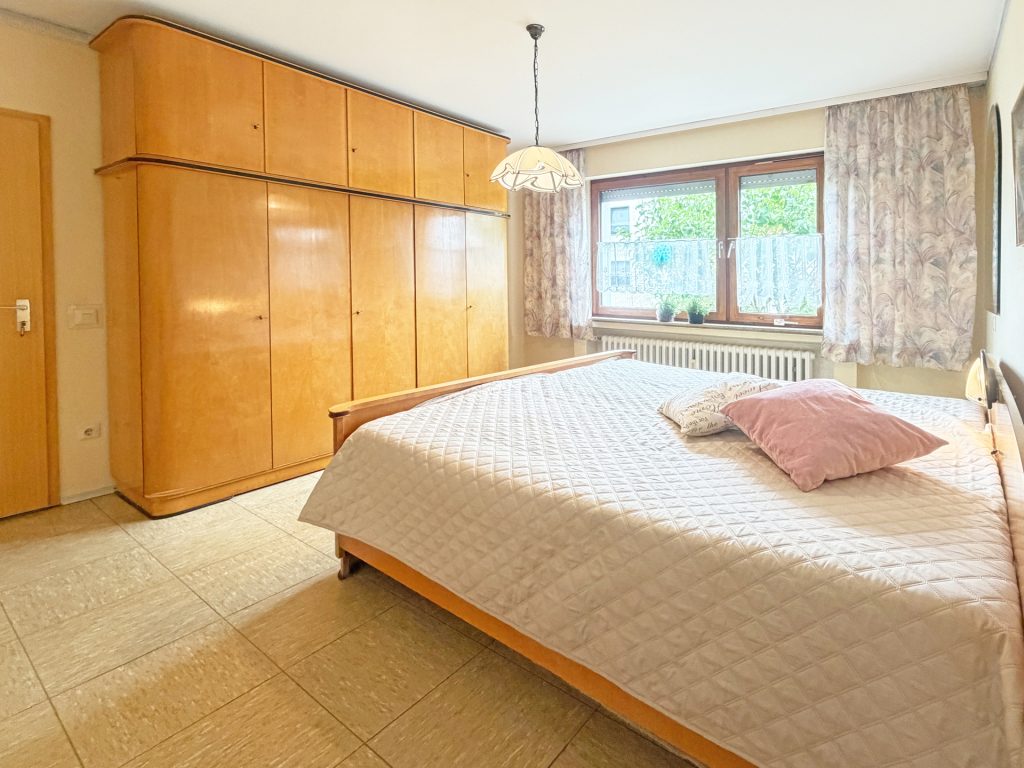 Schlafzimmer Erdgeschoss Immobilienangebot - Bochum - Alle - Wohntraum mit Einliegerwohnung
in Höntrop