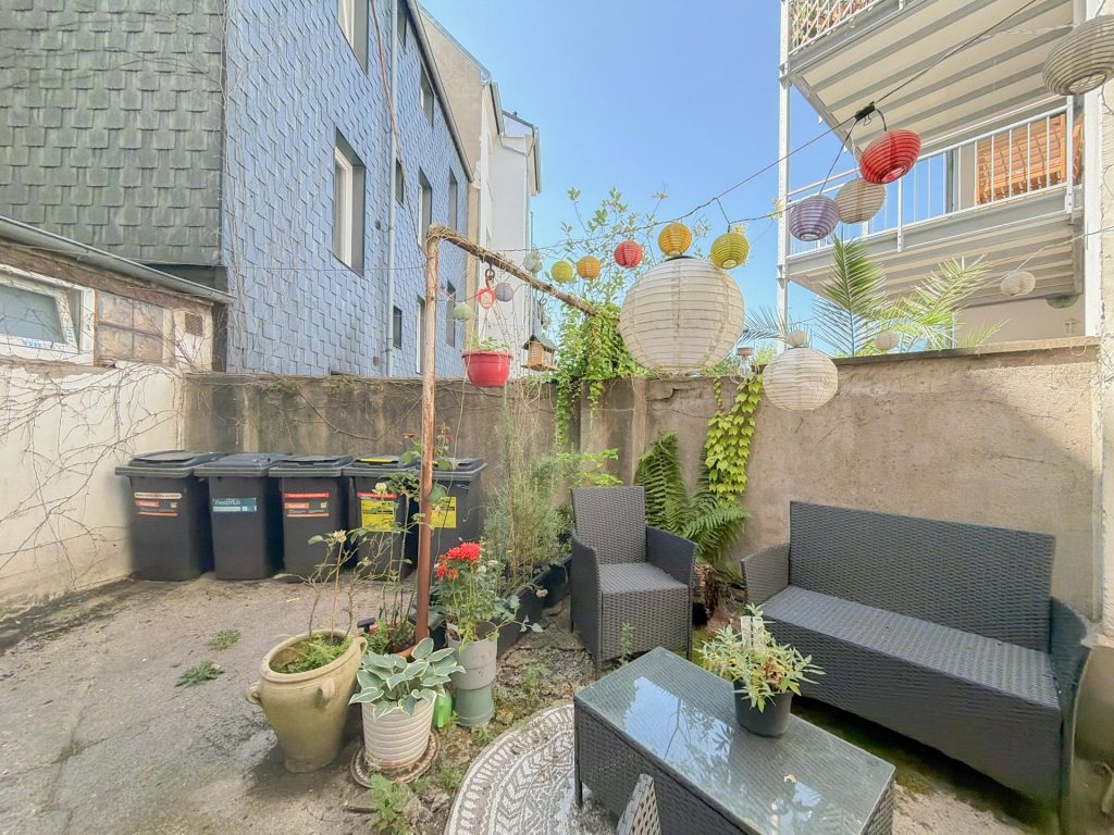 Hinterhof Immobilienangebot - Bochum - Alle - Solide Kapitalanlage: Voll vermietetes Wohn- und Geschäftshaus
in Altenbochum