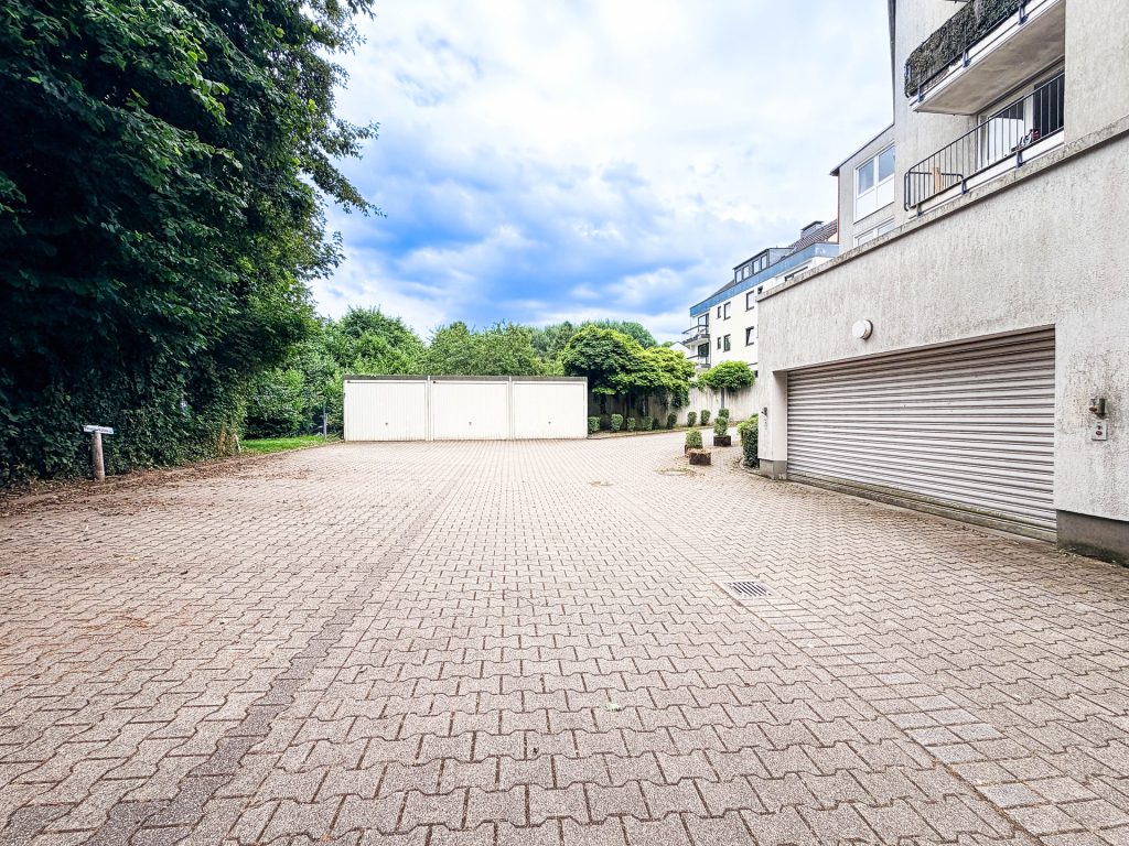 Rückansicht Immobilienangebot - Bochum - Alle - Kapitalanlage: Apartment mit Stellplatz
in Stiepel