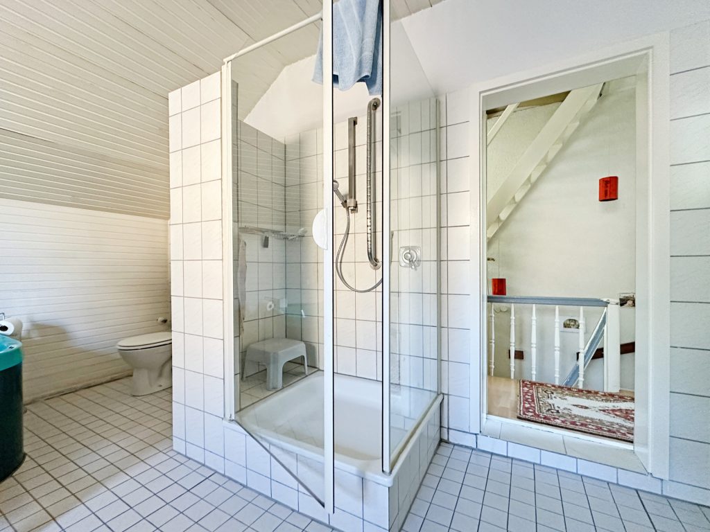Badezimmer Immobilienangebot - Bochum - Alle - Wertanlage mit Perspektive: Hauscharakter
in Wattenscheid-Leithe