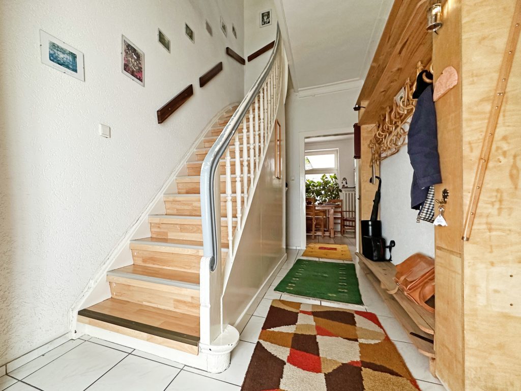 Eingangsbereich Immobilienangebot - Bochum - Alle - Wertanlage mit Perspektive: Hauscharakter
in Wattenscheid-Leithe