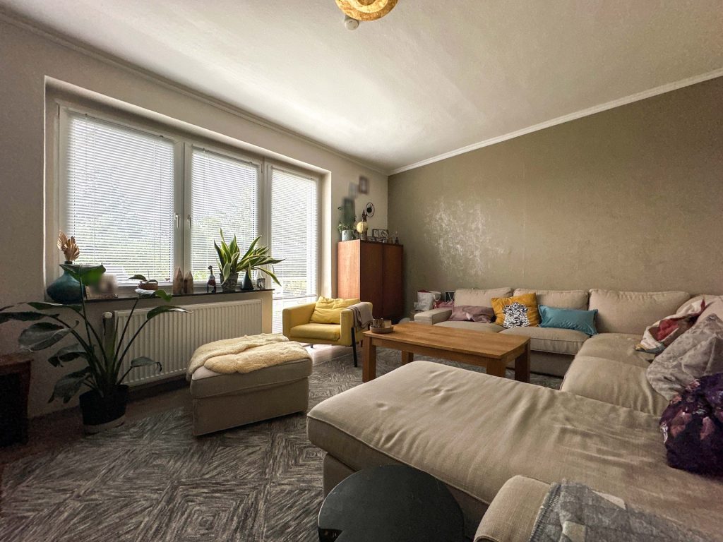 Wohnbereich 1. Obergeschoss Immobilienangebot - Bochum - Alle - Freistehendes Wohn- und Geschäftshaus mit Tierarztpraxis
in Harpen