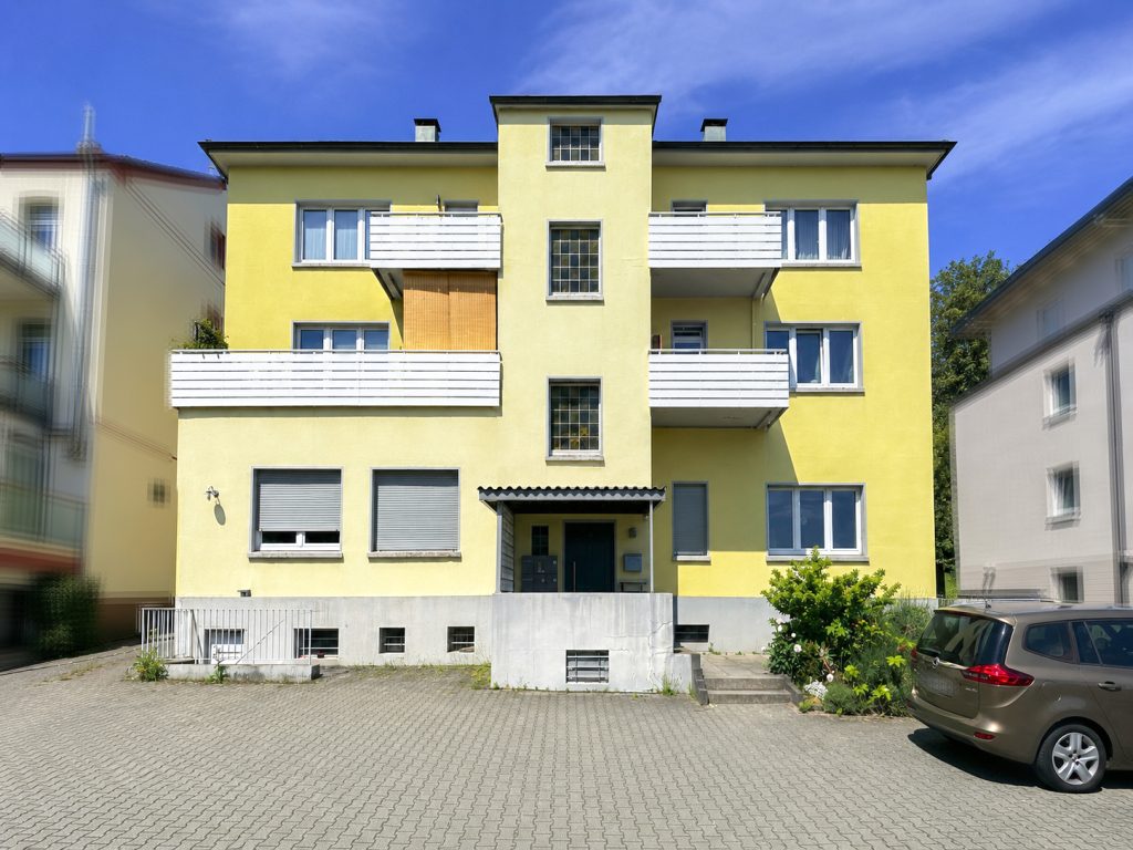 Hinteransicht Immobilienangebot - Bochum - Alle - Freistehendes Wohn- und Geschäftshaus mit Tierarztpraxis
in Harpen