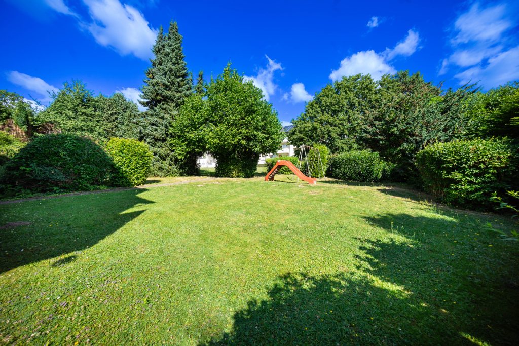 Gartenansicht Immobilienangebot - Bochum - Alle - Attraktive Kapitalanlage: Voll vermietetes Mehrfamilienhaus mit ca. 1.100 m² Wohnfläche
in Höntrop
