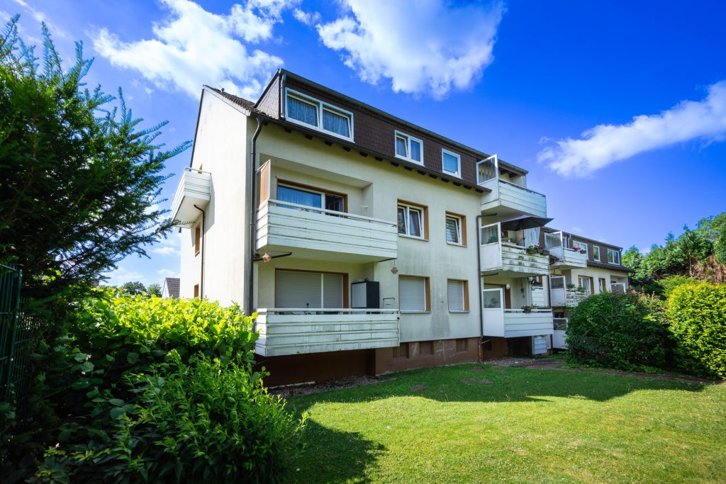 Hinteransicht Immobilienangebot - Bochum - Alle - Attraktive Kapitalanlage: Voll vermietetes Mehrfamilienhaus mit ca. 1.100 m² Wohnfläche
in Höntrop