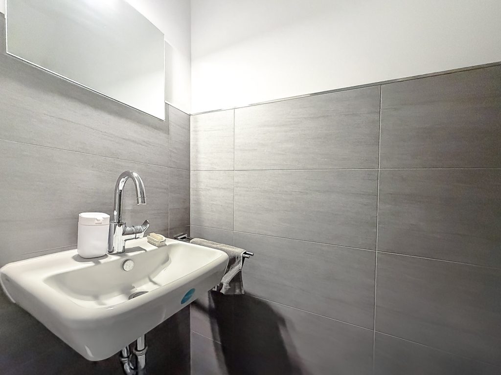 Gäste-WC Haus 4a 2.OG links Immobilienangebot - Bochum - Alle - Attraktive Kapitalanlage: Voll vermietetes Mehrfamilienhaus mit ca. 1.100 m² Wohnfläche
in Höntrop