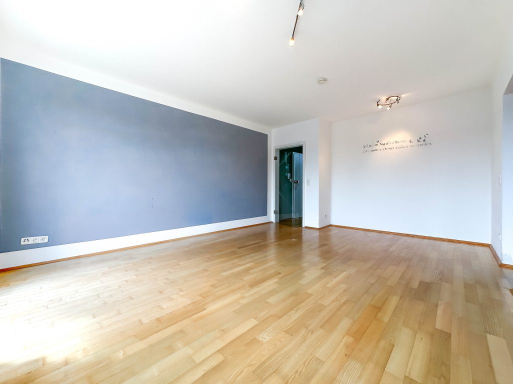 Wohnzimmer Immobilienangebot - Bochum - Alle - 3,5-Raum-Wohnung mit Terrasse & Garage
in Wattenscheid