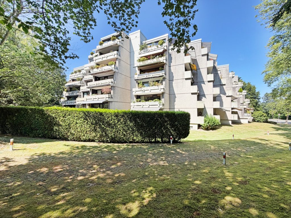 Außenansicht Immobilienangebot - Bochum - Alle - Wohnglück: Geräumige Balkonwohnung
in Querenburg