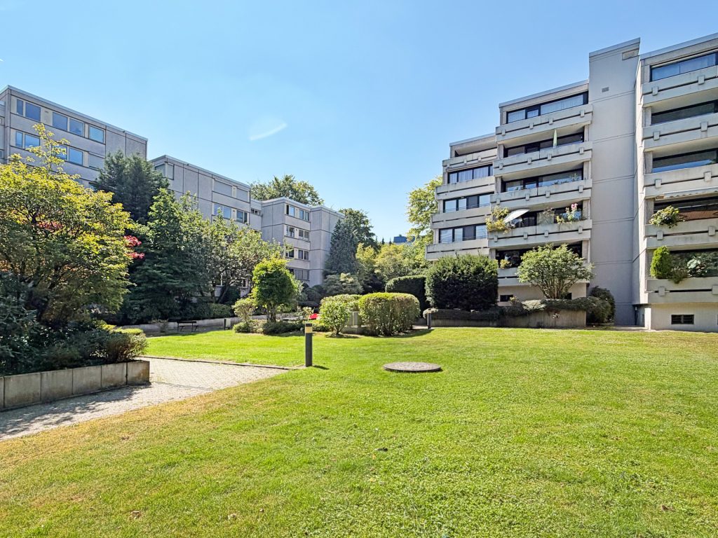 Außenansicht Immobilienangebot - Bochum - Alle - Wohnglück: Geräumige Balkonwohnung
in Querenburg