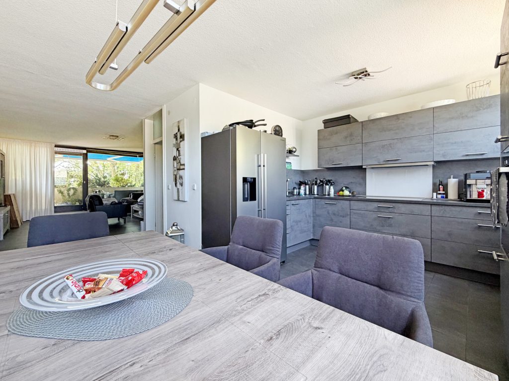 Küche und Essbereich Immobilienangebot - Bochum - Alle - Wohnglück: Geräumige Balkonwohnung
in Querenburg