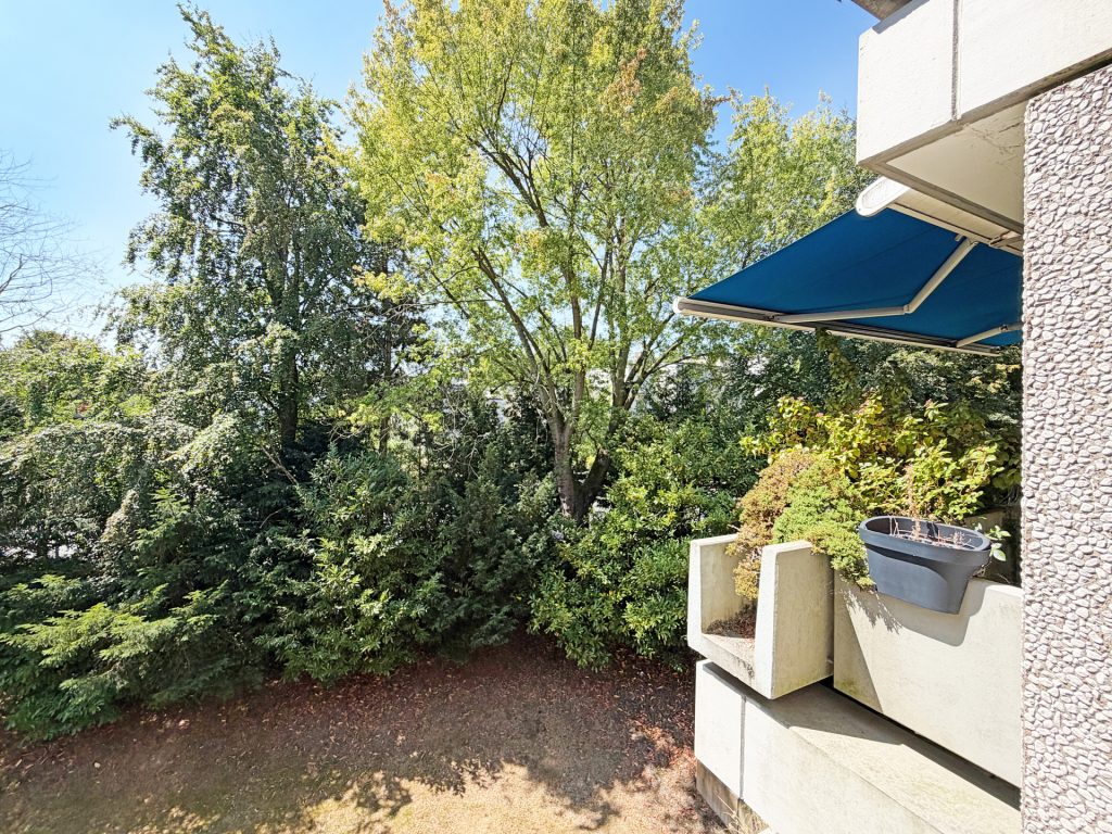 Ausblick ins Grüne Immobilienangebot - Bochum - Alle - Wohnglück: Geräumige Balkonwohnung
in Querenburg