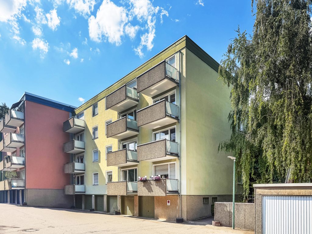 Außenansicht Immobilienangebot - Bochum - Alle - Sanieren. Gestalten. Wohlfühlen.
in Wattenscheid
