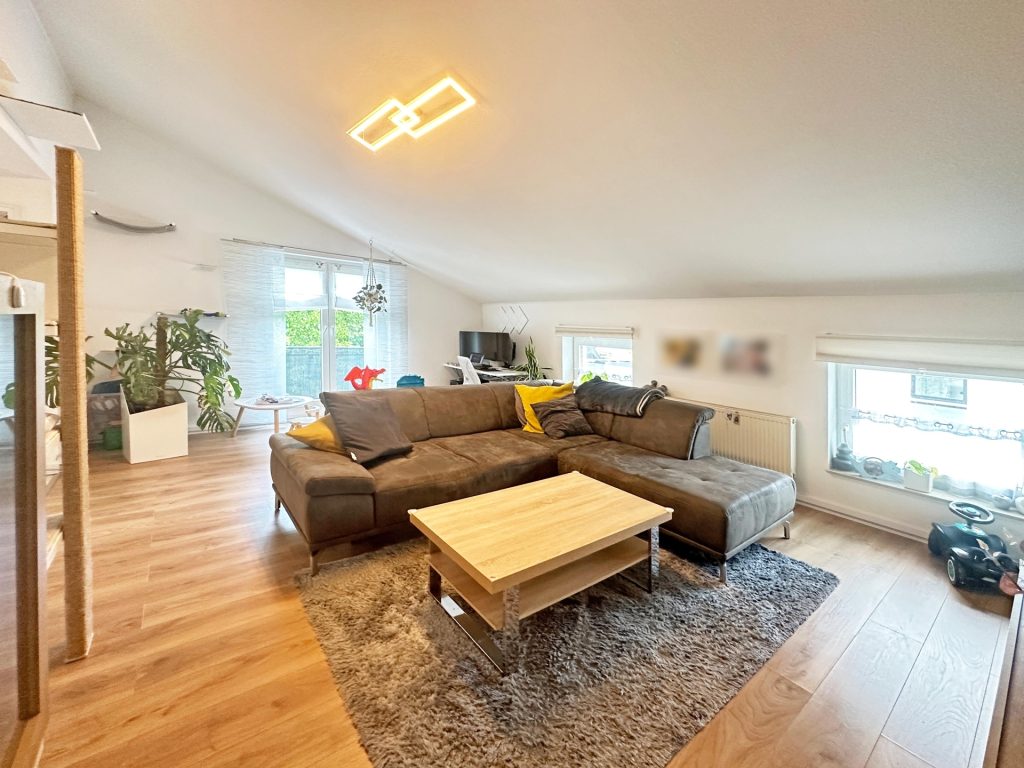Wohnzimmer Dachgeschoss Immobilienangebot - Bochum - Alle - Ein Angebot, das Sie nicht verpassen sollten
in Weitmar/ Munscheid
