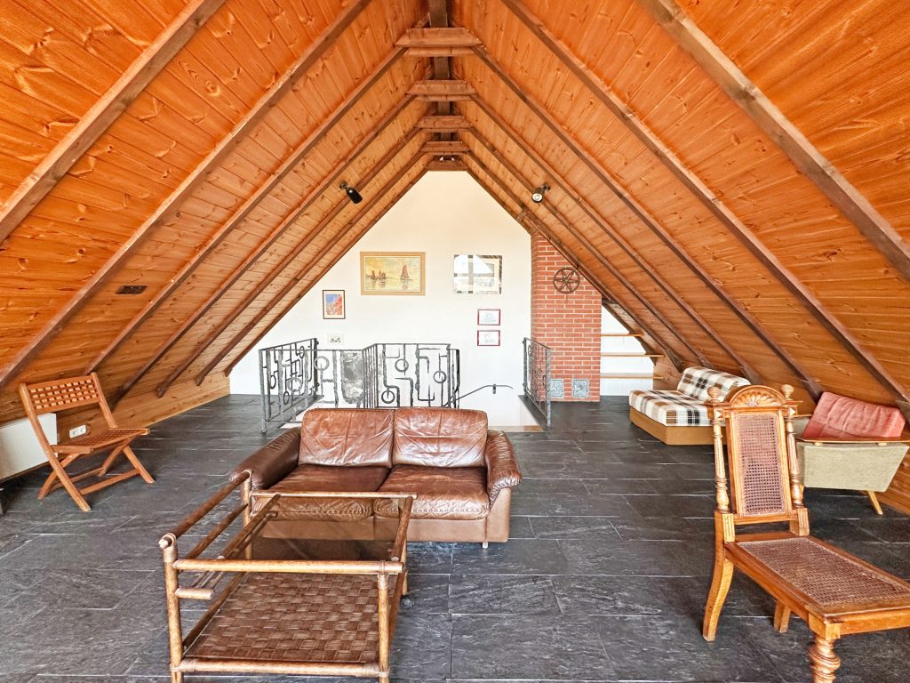Eindrücke Spitzboden Immobilienangebot - Bochum - Alle - Wohnglück mit Ausblick
in Stiepel