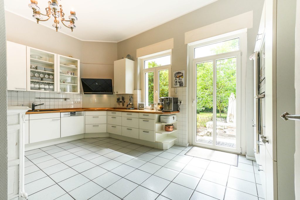 Küche mit Zugang zum Garten Immobilienangebot - Bochum - Alle - Ihr einzigartiges Altbauanwesen mit Geschichte
in Riemke