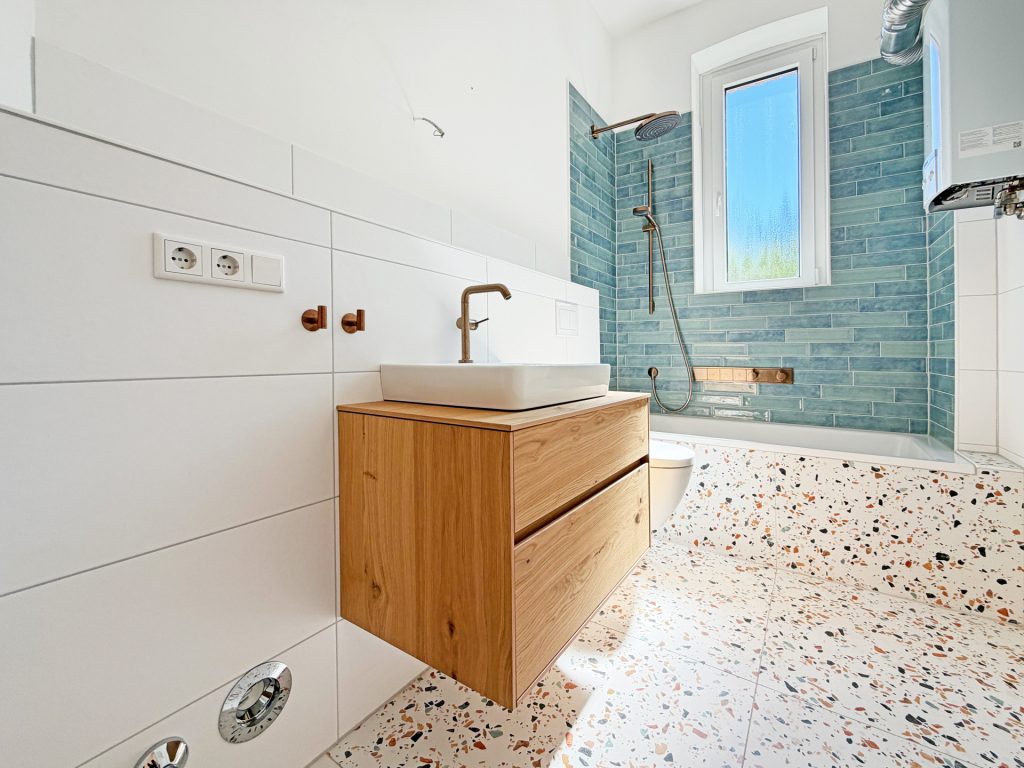 Badezimmer Immobilienangebot - Bochum - Alle - Charmante Erdgeschosswohnung mit Garten
am Stadtpark