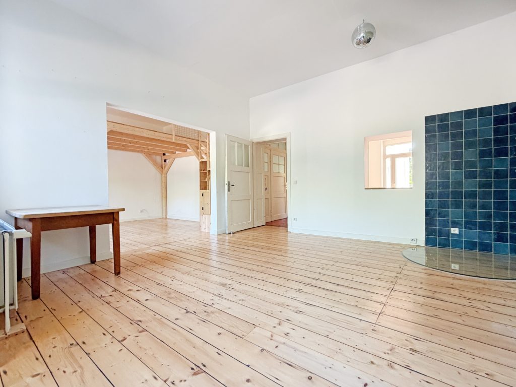 Wohnzimmer Immobilienangebot - Bochum - Alle - Charmante Erdgeschosswohnung mit Garten
am Stadtpark