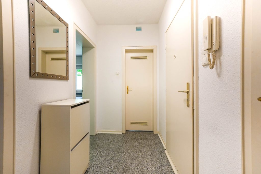 Diele Immobilienangebot - Bochum - Alle - Modernisierte EG-Wohnung mit Balkon
in Grumme