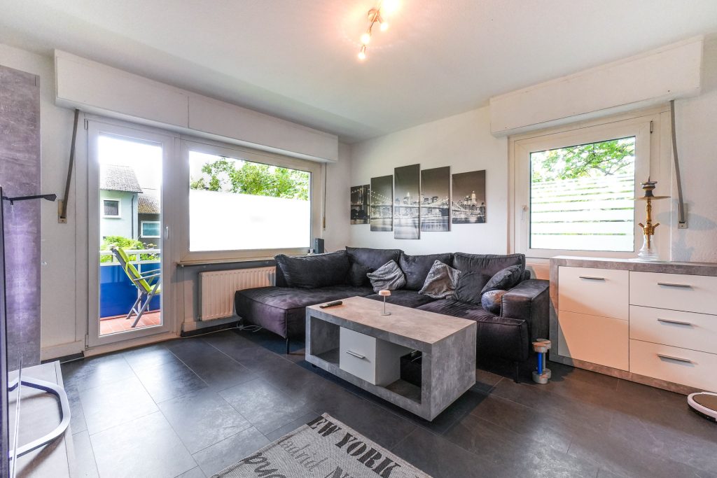 Wohnzimmer Immobilienangebot - Bochum - Alle - Modernisierte EG-Wohnung mit Balkon
in Grumme