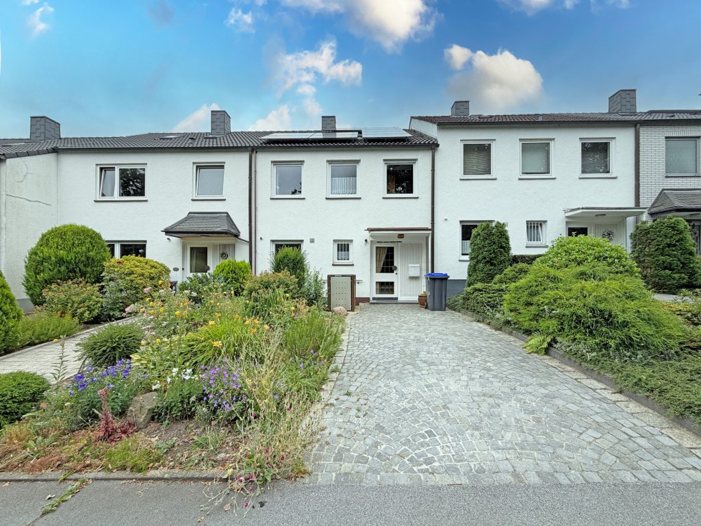 Vorderansicht Immobilienangebot - Hattingen - Alle - Wohlfühlen leicht gemacht: Reihenhaus
in Hattingen-Niederwenigern