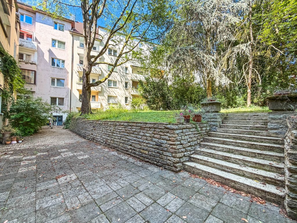 Innenhof Immobilienangebot - Bochum - Alle - Zum Wohlfühlen: Zentrale 3,5 Zimmer
in Bochum
