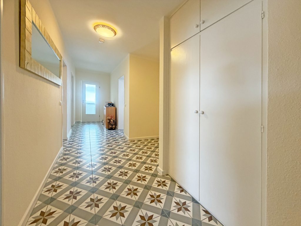 Diele Immobilienangebot - Bochum - Alle - Wohnen mit Stil – ein Ort zum Ankommen
in Linden