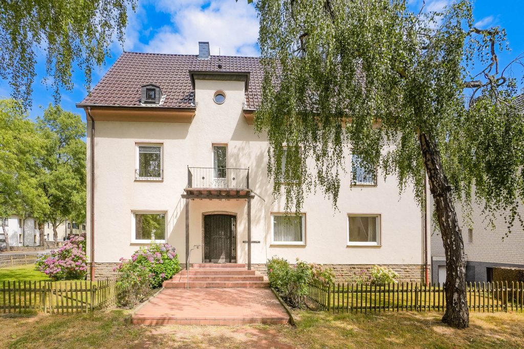 Frontansicht Immobilienangebot - Bochum - Alle - Ihre großzügige Terrassenwohnung
in Altenbochum