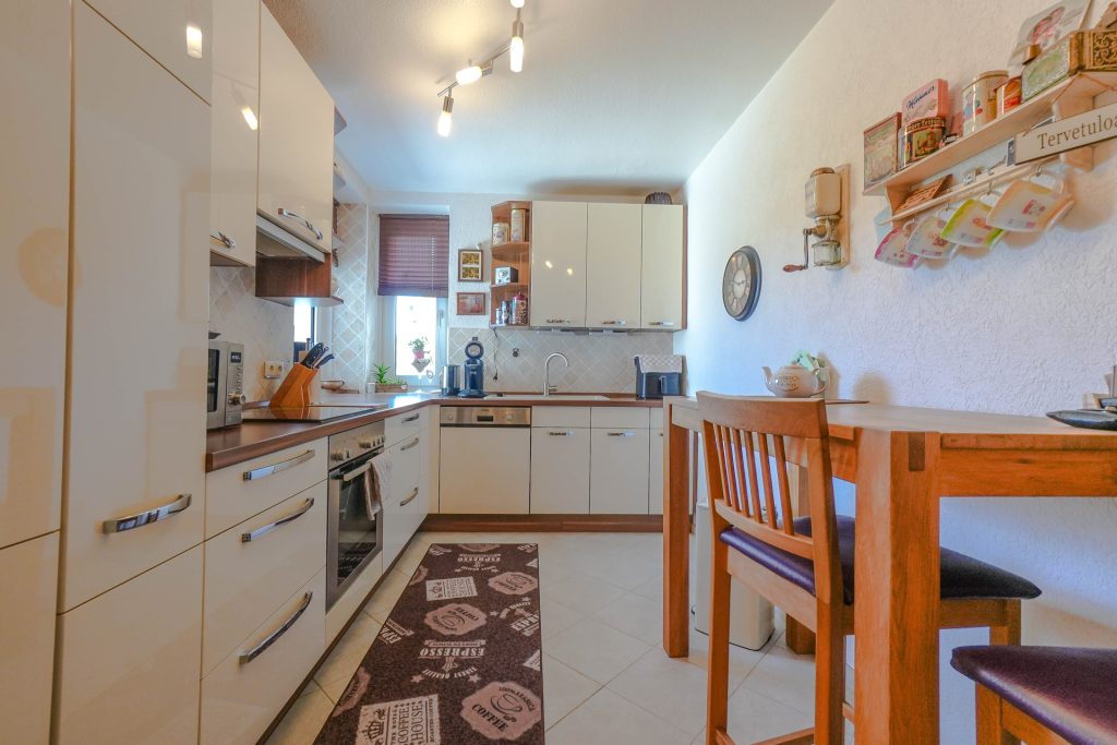 Küche Immobilienangebot - Bochum / Wiemelhausen - Alle - Großzügigkeit trifft Wohnkomfort
in Wiemelhausen