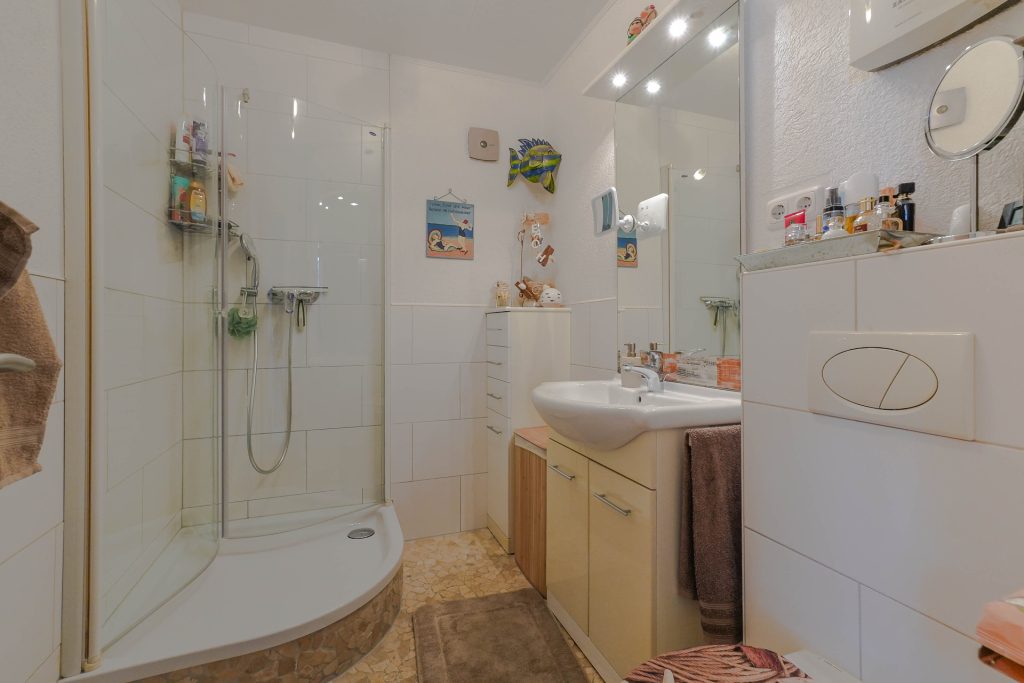 Badezimmer Immobilienangebot - Bochum / Wiemelhausen - Alle - Großzügigkeit trifft Wohnkomfort
in Wiemelhausen