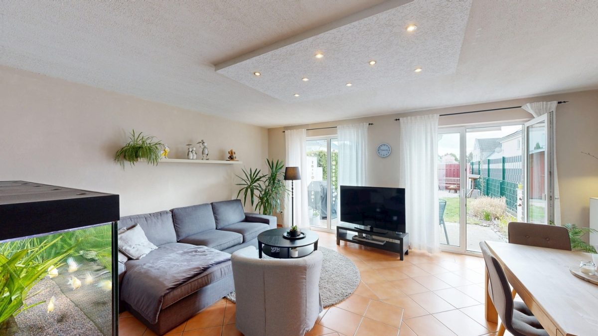 Immobilienangebot - Hamm / Mark - Häuser - Provisionsfrei für Käufer: Familienfreundliches RMH mit Garten, Stellplatz und Garage in Hamm-Mark