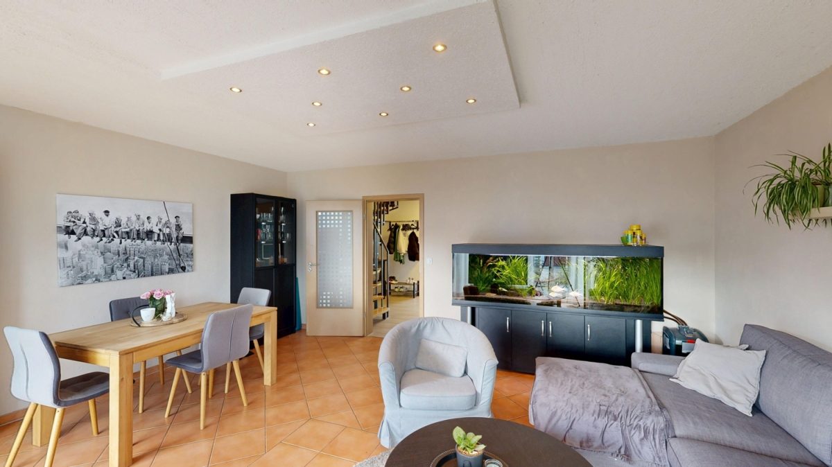 Immobilienangebot - Hamm / Mark - Häuser - Provisionsfrei für Käufer: Familienfreundliches RMH mit Garten, Stellplatz und Garage in Hamm-Mark