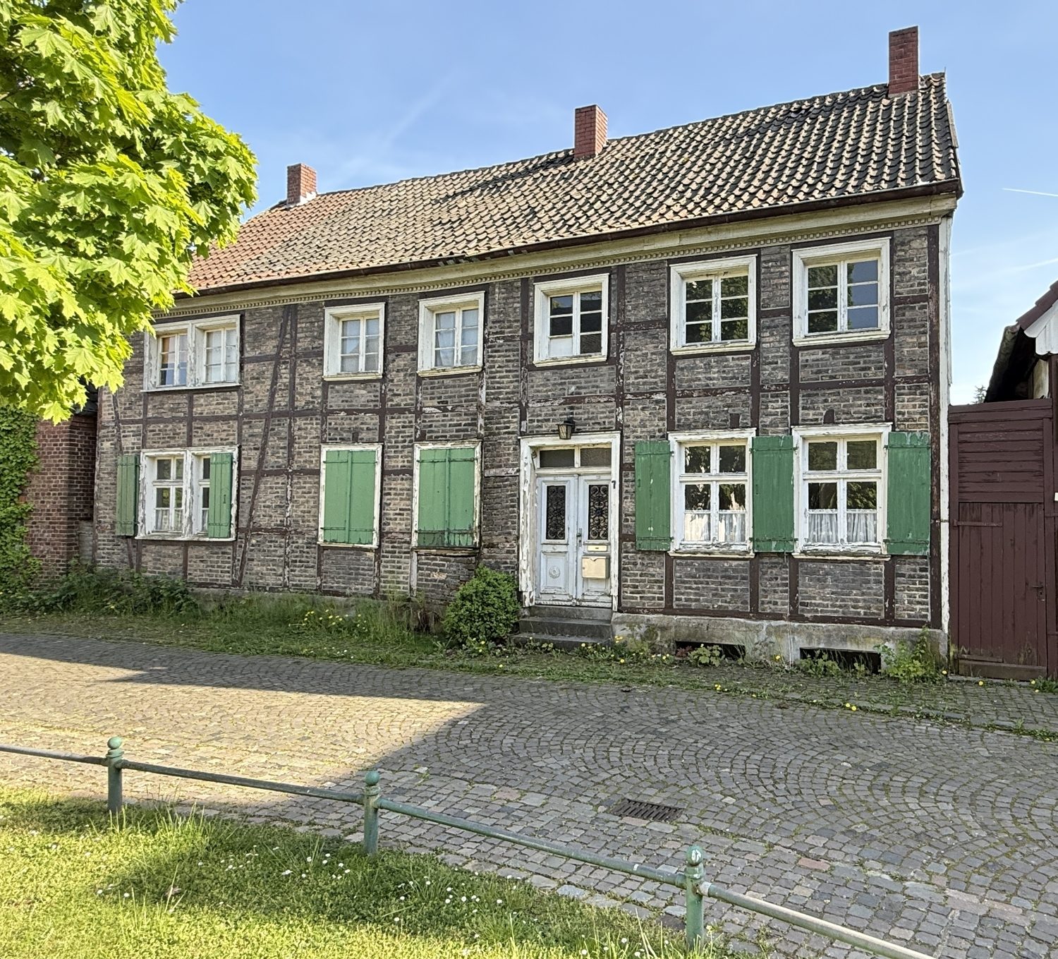 Immobilienangebot - Hamm - Häuser - Provisionsfrei für Käufer: 4-Familienhaus als Sanierungsobjekt in Hamm Pelkum