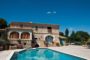Charmantes Landhaus in Südfrankreich - Rückansicht mit Pool