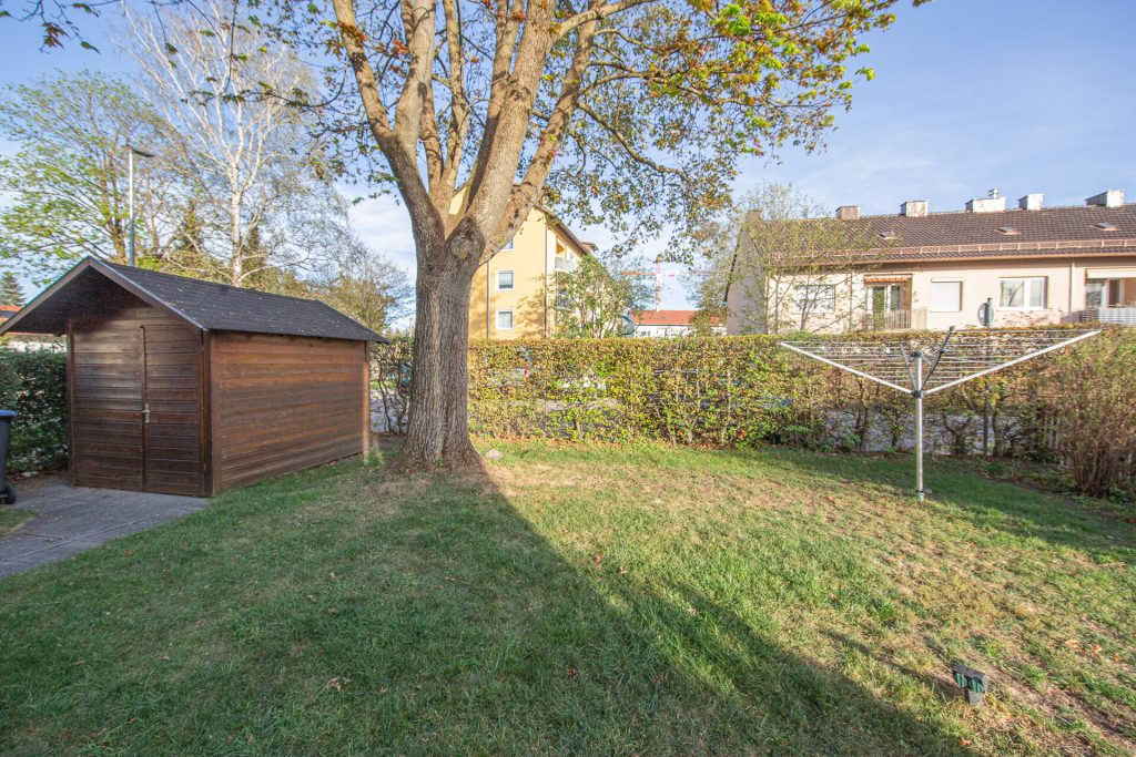 Veltrup Immobilien - Immobilienangebot - Königsbrunn - Wohnen - TOP ANGEBOT!! - CHARMANTE DOPPELHAUSHÄLFTE MIT SCHÖNEM GARTEN IN KÖNIGSBRUNN