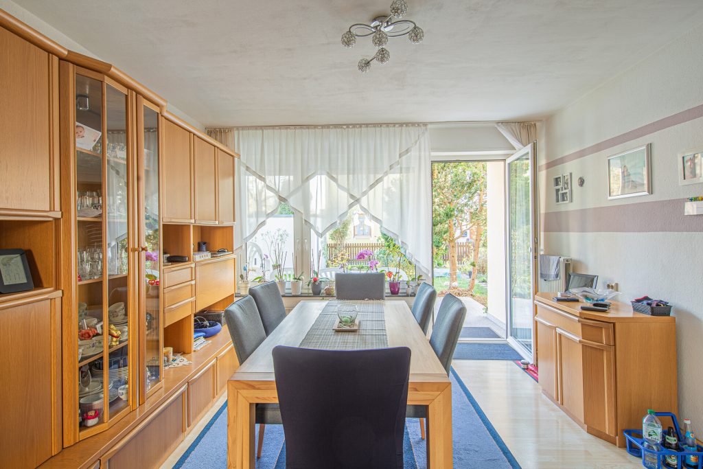 Veltrup Immobilien - Immobilienangebot - Königsbrunn - Wohnen - TOP ANGEBOT!! - CHARMANTE DOPPELHAUSHÄLFTE MIT SCHÖNEM GARTEN IN KÖNIGSBRUNN