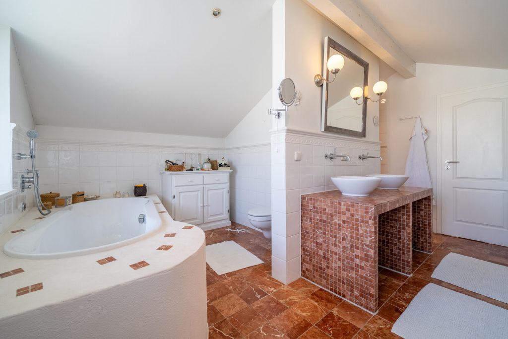 Veltrup Immobilien - Immobilienangebot - Seefeld - Wohnen - PRÄCHTIGES EINFAMILIENHAUS FÜR VIELE KÖPFE IN SEEFELD