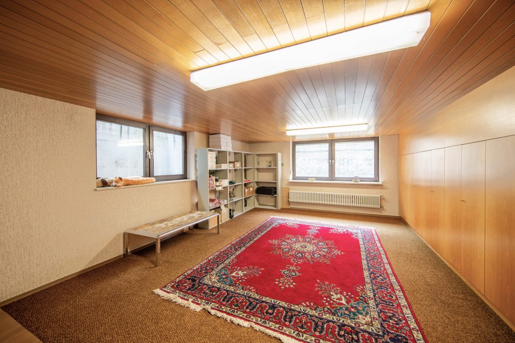 Veltrup Immobilien - Immobilienangebot - Gilching - Wohnen - AUF EINER HÖHE MIT DEM GLÜCK: EBENERDIGES WOHNEN MIT VIEL GESTALTUNGSPOTENZIAL
